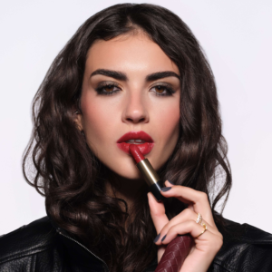 Iconic Lipstick - 310 cherry kiss